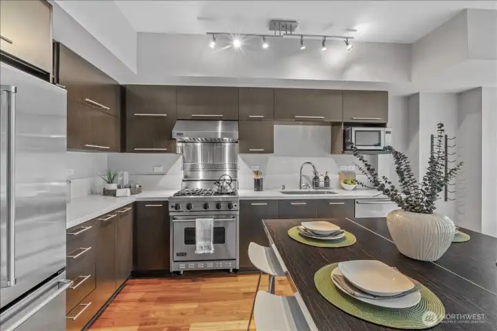 Luxury cabinets and appliances. Quartz counters.