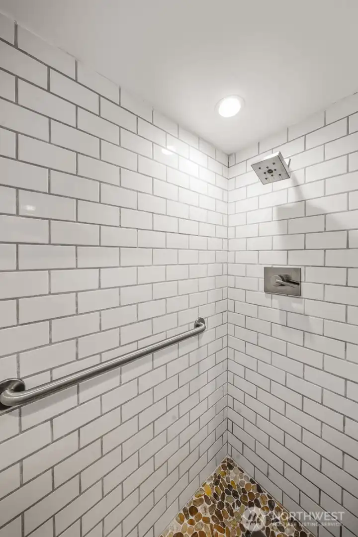 Primary shower