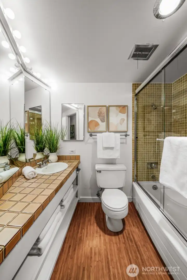 2nd bathroom