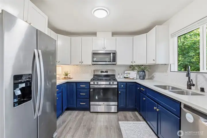 The U shaped kitchen is very efficient and also spacious for preparing some of those great meals.