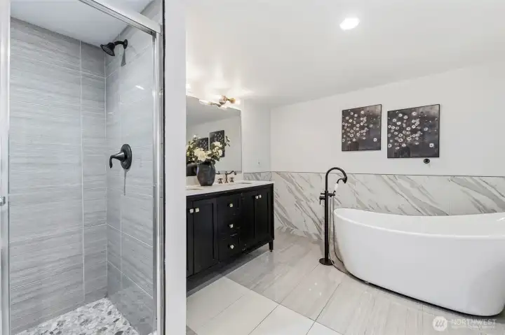 The fully tiled shower in the down stairs en suite.