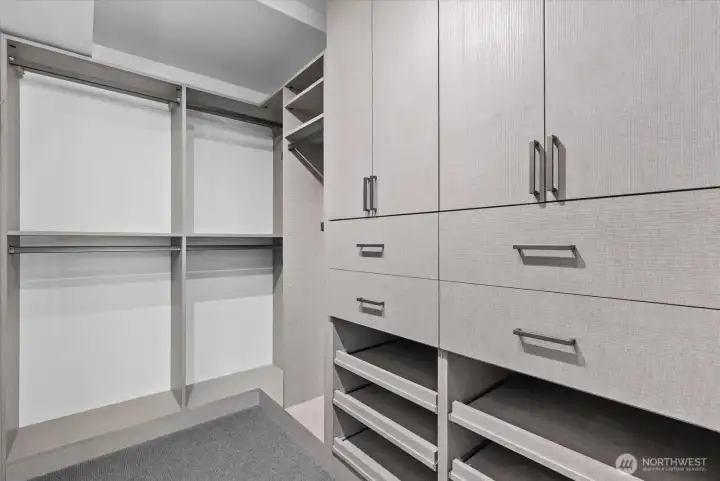 California Closets in bedrooms for maximum efficiency and style