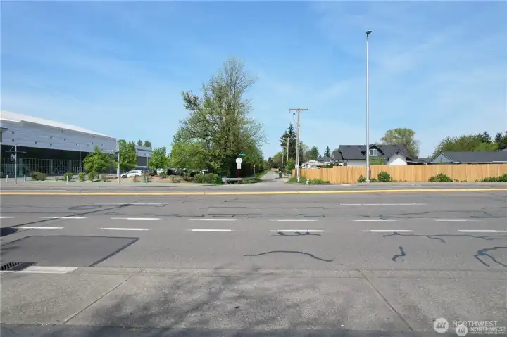 next to showare next to showare
