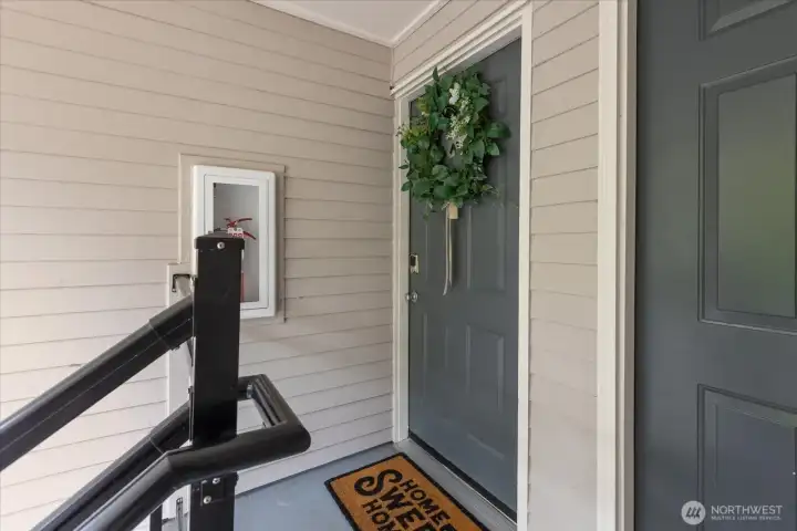 3rd floor 2 bed 1 bath with View 3rd floor 2 bed 1 bath with View