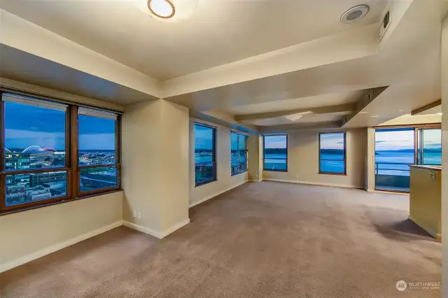 Showcasing sweeping views of Puget Sound from Rainier to the Olympics, live Seattle’s highlight reel from your light-infused, coveted SW corner residence at the Watermark Tower—a blank canvas awaiting your designer’s touch.