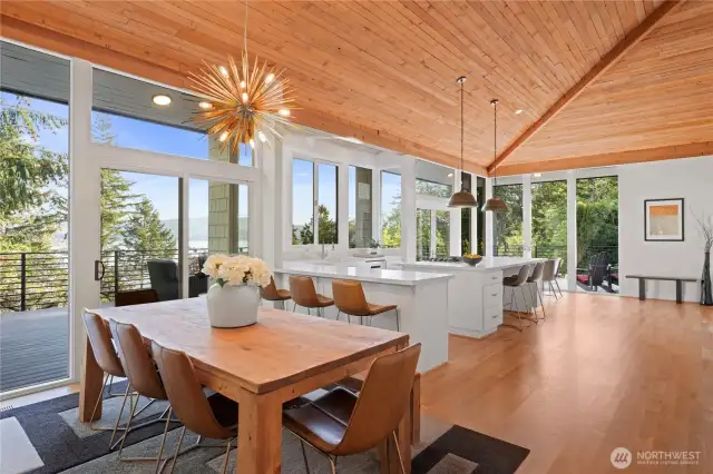 The dining area also enjoys the lake view.