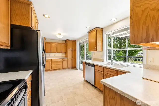 Updated kitchen with SS appliances.