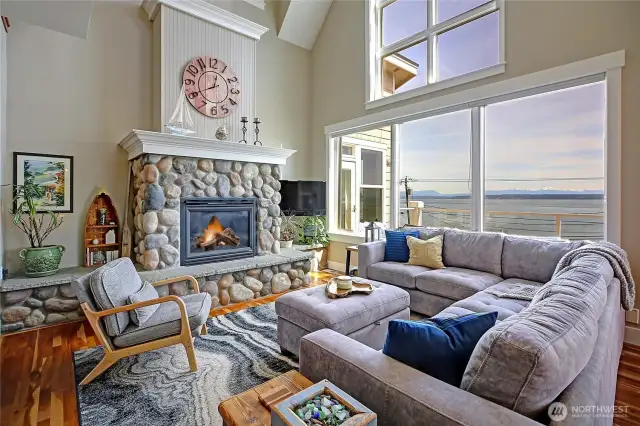LOVE that fireplace!