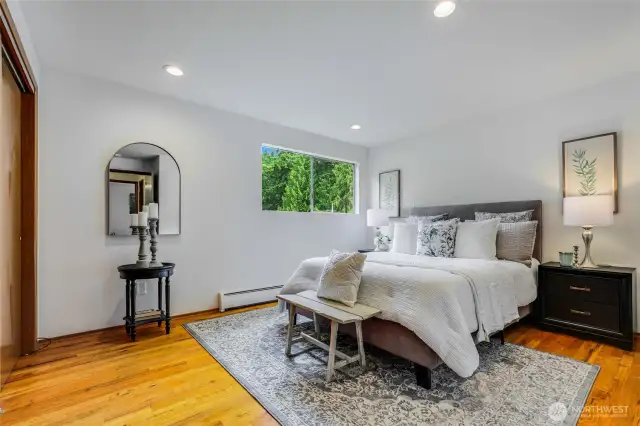 Primary with 3/4 Ensuite - Upper Level