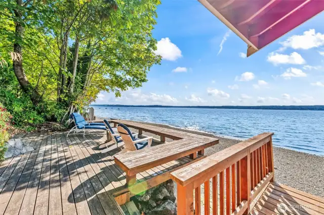 Let your new journey begin waterside as the main attraction of this spectacular setting!