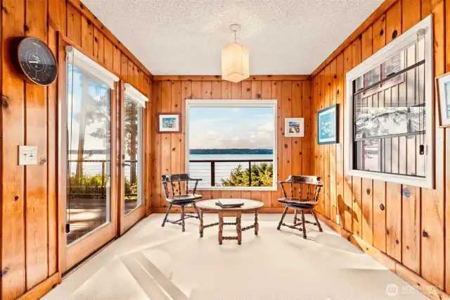 The perfect sitting area just off the kitchen.