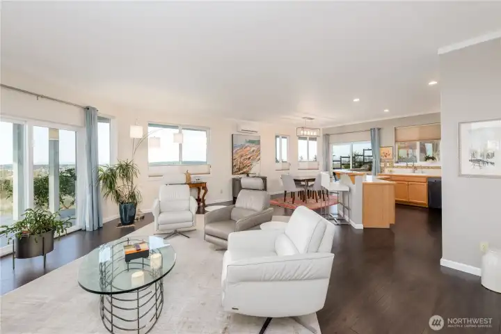 Great Living Space!!