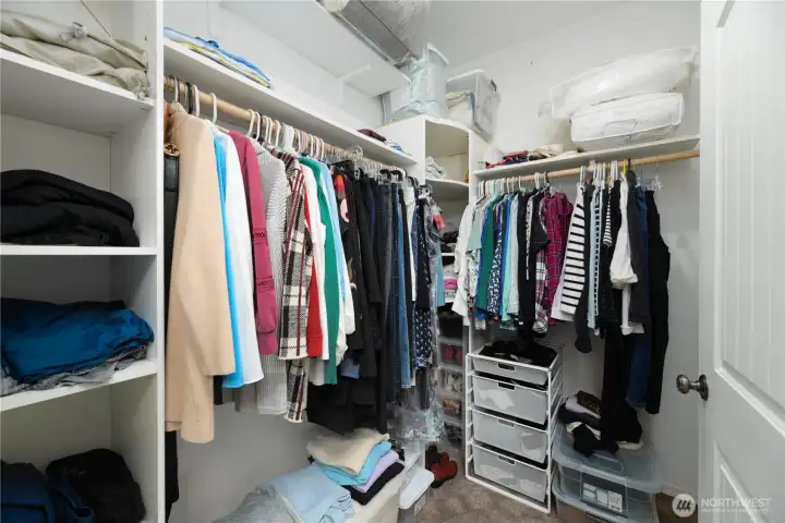 Walk-in-closet