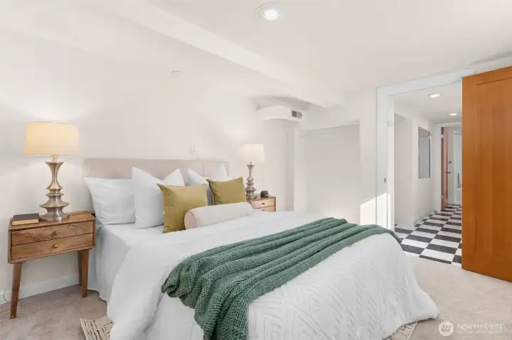 Second downstairs bedroom.