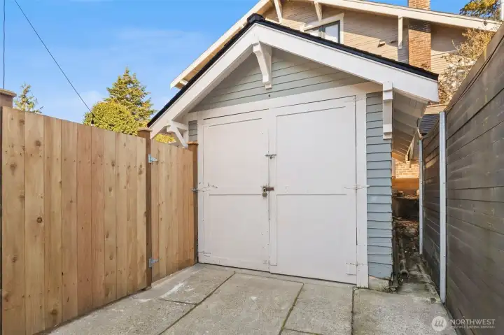 Detached garage. New fence!