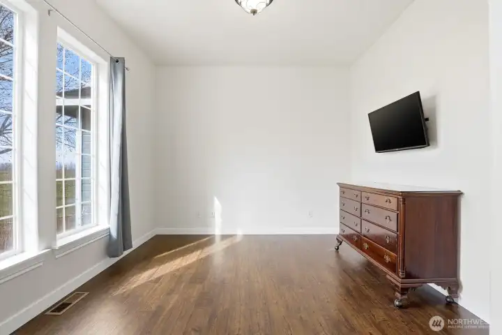 Den/Office/Guest room