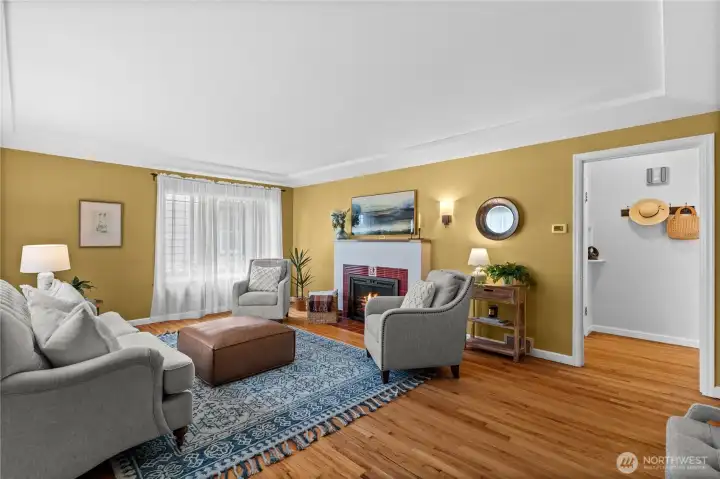 Living Room  4116 N Verde Street  Tacoma, WA 98407