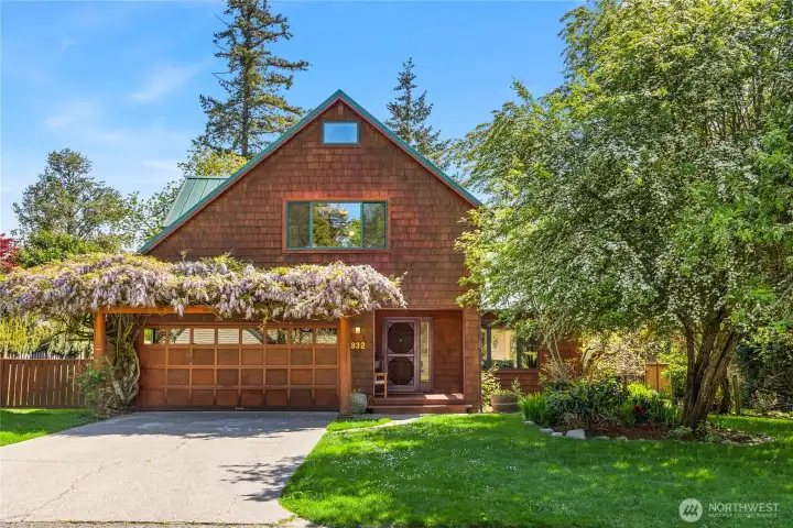 2 car garage and plenty of space for guests.