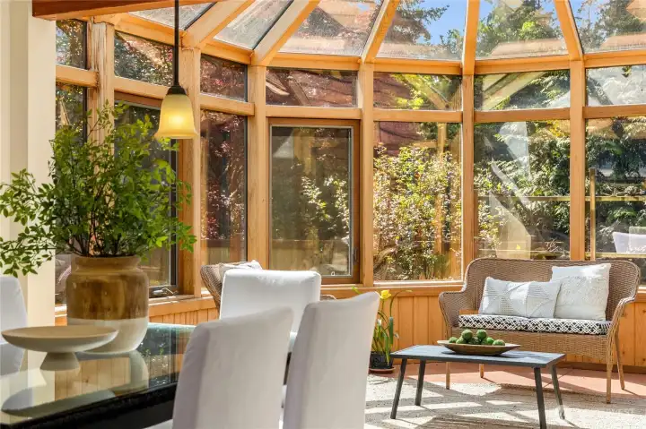 Sunny solarium/conservatorywith heated tile floor!