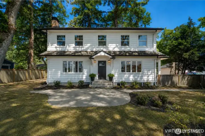 1920s Style Craftsman..so much beautiful character 1920s Style Craftsman..so much beautiful character