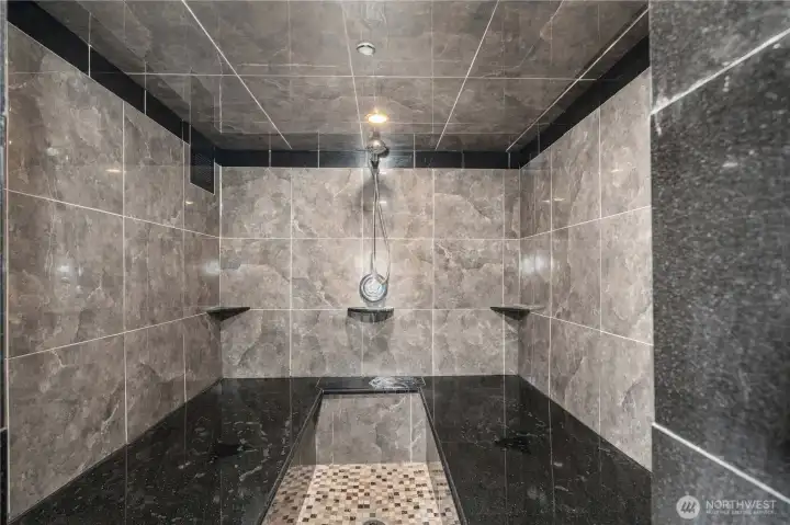Working STEAM SAUNA in the basement and use as an extra shower. Working STEAM SAUNA in the basement and use as an extra shower.