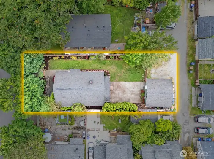 Property lines are approximated. Buyer to verify. Property lines are approximated. Buyer to verify.