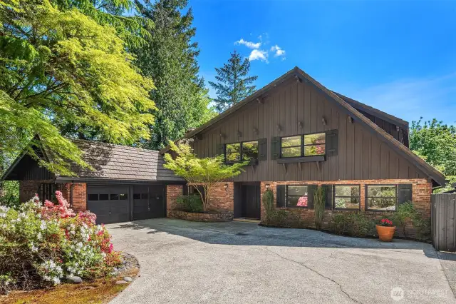 This shy 5,000 sq ft home offers 5 bed and 5 baths there is room for everyone.