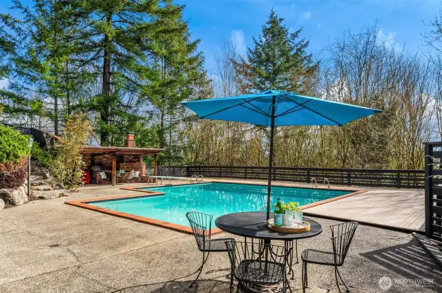 You can swim late into the evening without worrying about disturbing the neighbors, thanks to this rare peaceful and private setting.