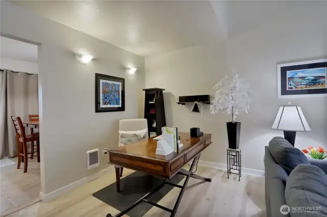 6603 Office Area