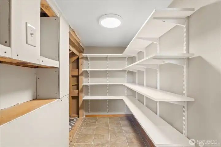 Kitchen pantry