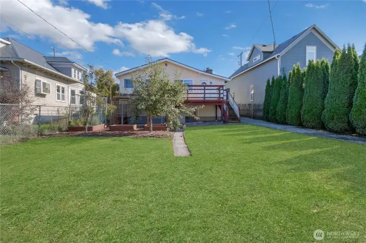 Tons of Garden Space