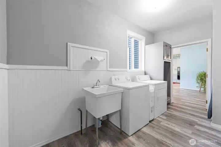 You will LOVE this laundry room/mud room and additional pantry space.