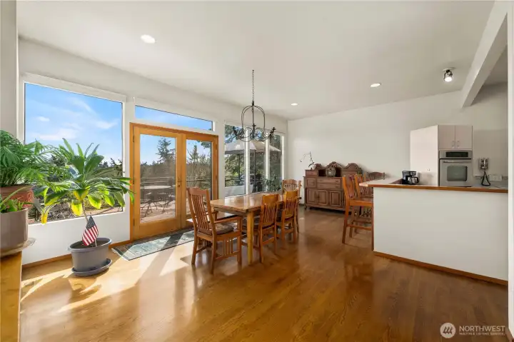 Kitchen & Dining Room