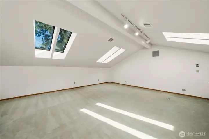 Loft above Entertainment Room