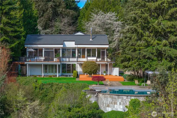 Secluded lot with lush landscaping