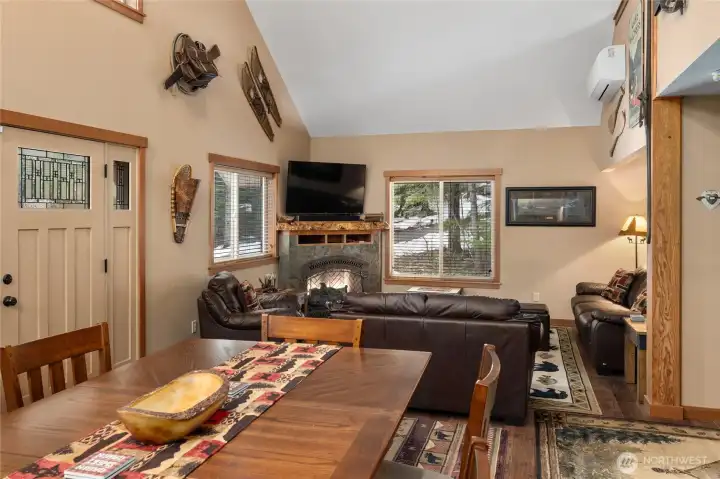 A great open concept floor plan, easy flow for everyone in the home.