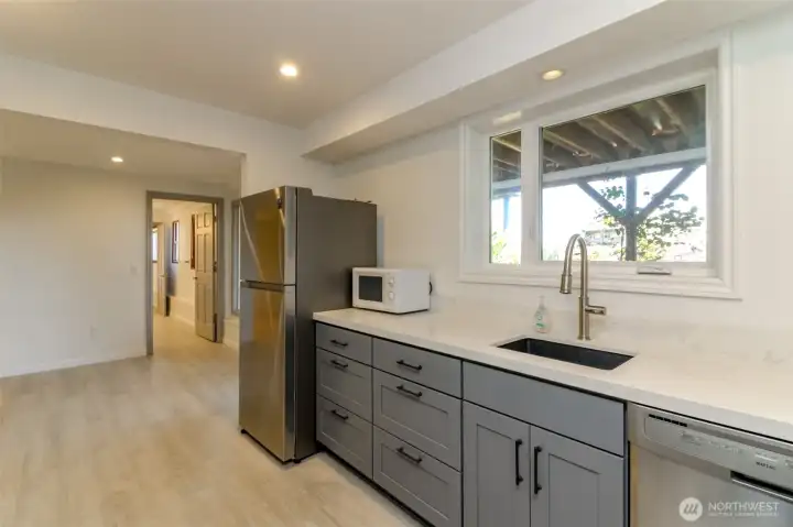 2nd kitchen w/quartz counters