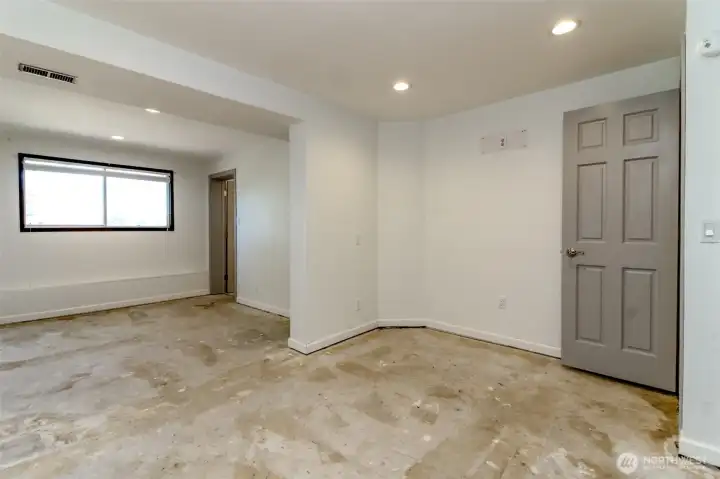 Lower level 2nd primary bedroom