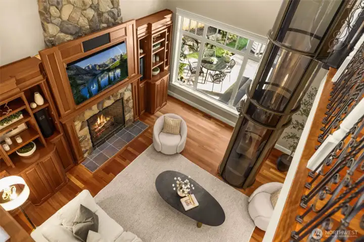 Lofty Ceilings With Abundant Natural Light Lofty Ceilings With Abundant Natural Light