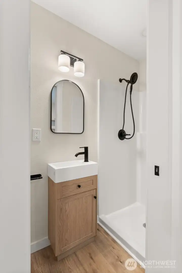 3/4 Bath in Garage