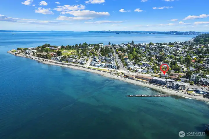 Awesome location near waterfront parks.