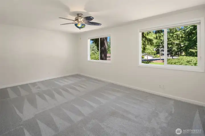 Huge secondary upstairs bedroom.