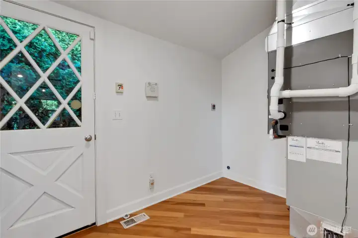Big Laundry Room! Big Laundry Room!