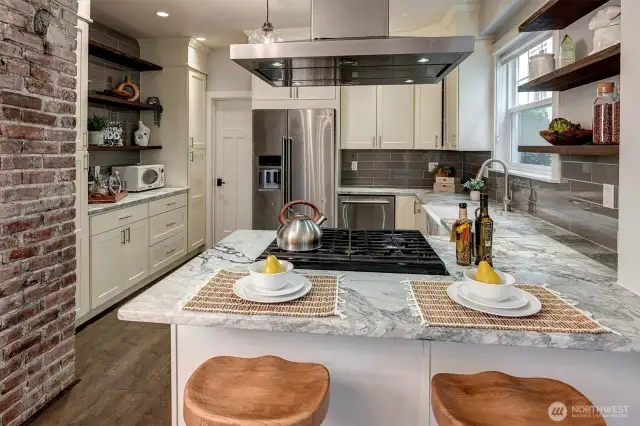 Spacious gourmet kitchen is sure to impress any Chef!