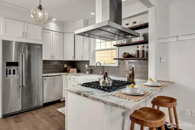 Newer stainless steel appliances and recessed can lighting