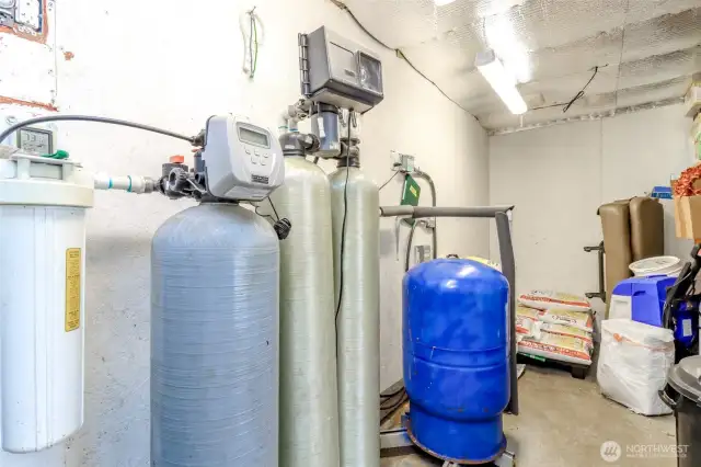 Well house with full filtration system