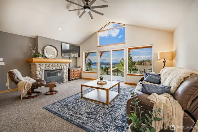 Picture yourself bundled up in the winter months on your sofa, fire on, reading a good book and enjoying the wonderful natural views just outside your windows.