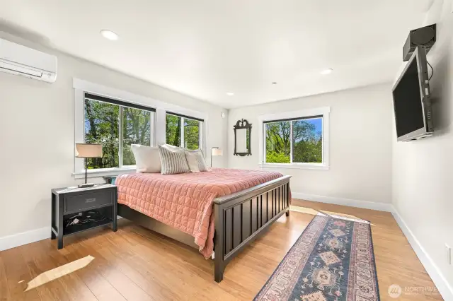 Upstairs primary bedroom