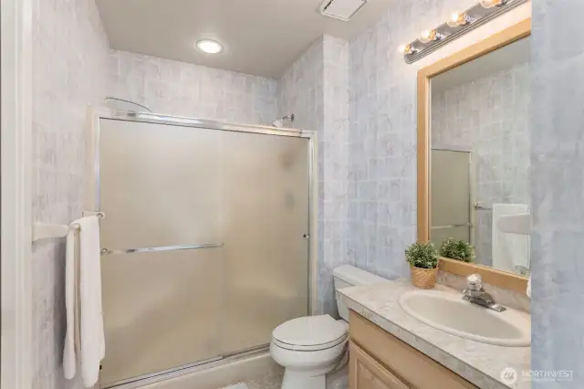 Guest bath.