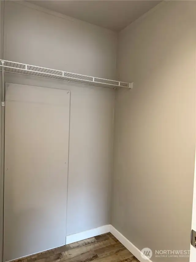 Walk In Closet (primary)
